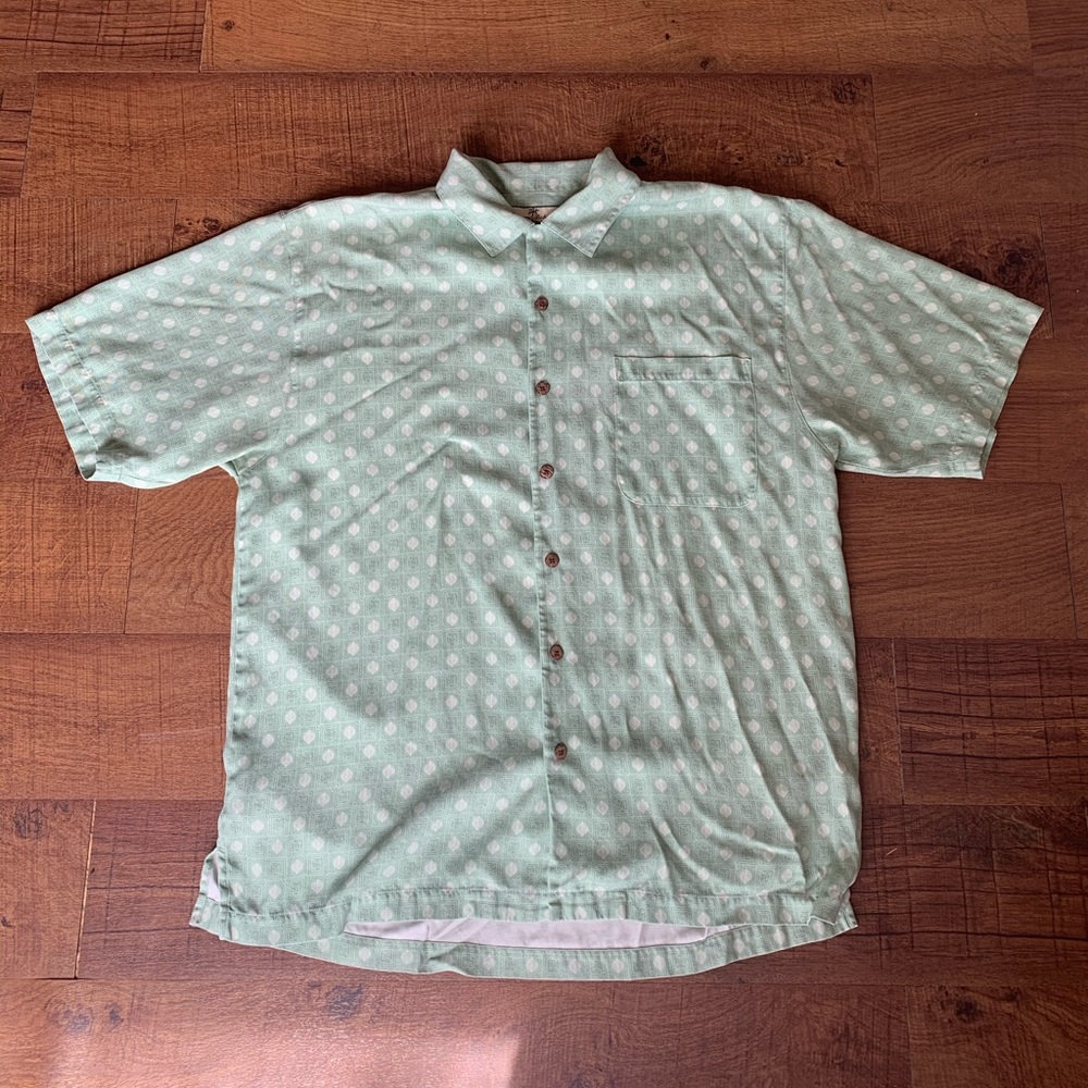 Tommy Bahama Men’s 100% Silk Hawaiian Shirt
